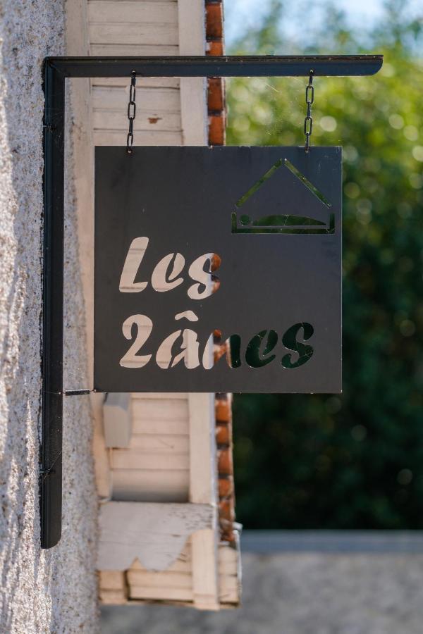 Les Deux Anes Panzió Veuves Kültér fotó